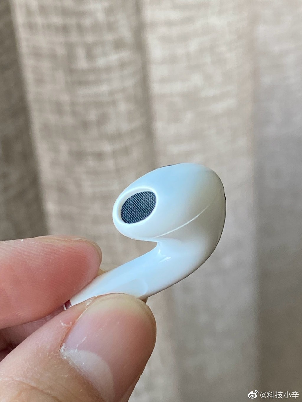 网友吐槽AirPods 3越南产做工差 业内人士：确实如此