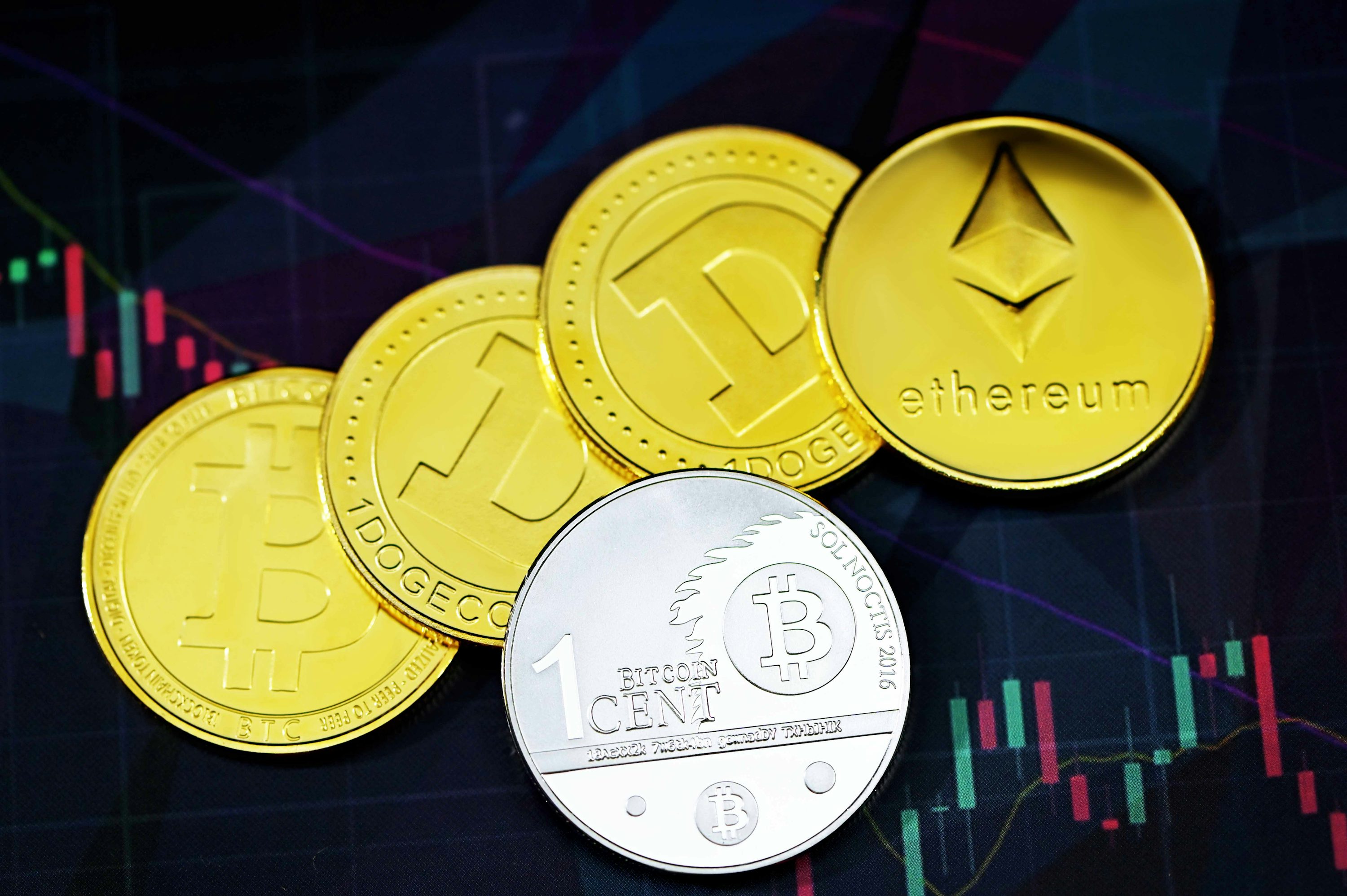桌上10亿美元：Tether联合创始人推出加密货币投资基金