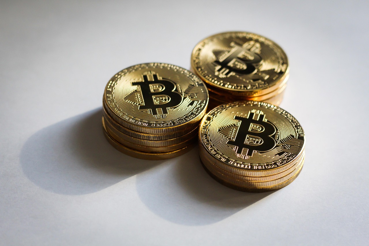 比特币牛市结束？分析师预测将暴跌50%至6万美元