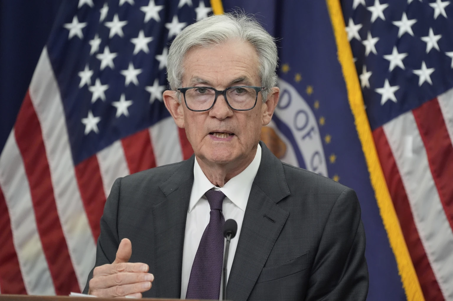 鲍尔告别秀》今晚十点 Jackson Hole 演说会释出 Fed 降息讯号？小心剧烈波动