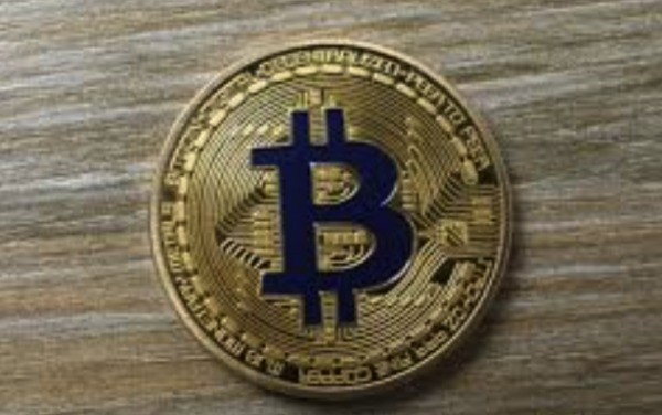 比特币最新行情速览-市场情绪看涨or看跌