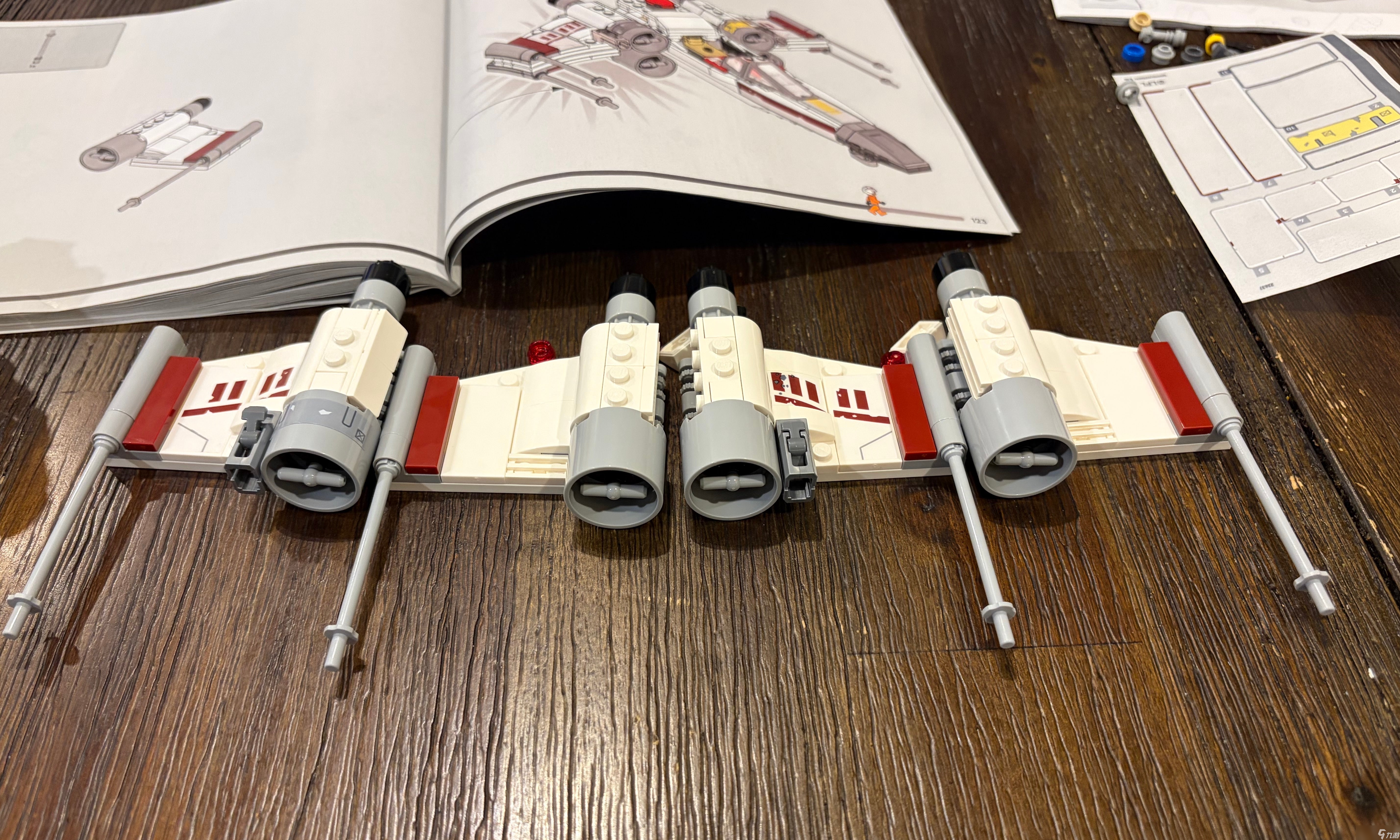 我们搭建会哔哔作响、砰砰发射的LEGO Star Wars: Smart Play Sets