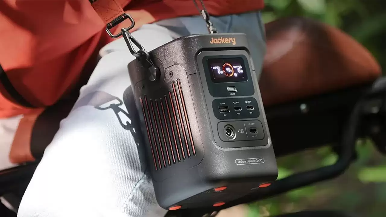Jackery Explorer 240D 80,000mAh 移动电源 6 折特惠：超大容量 小巧便携