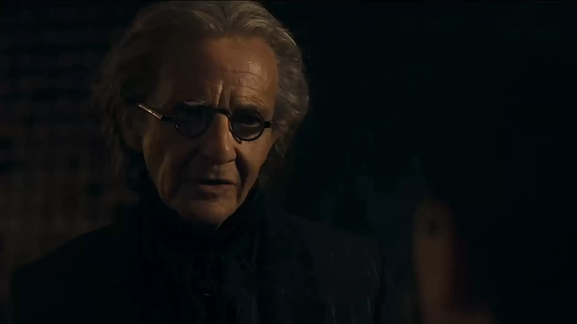 HBO版《哈利·波特》先导预告发布：《权力的游戏》影星安东·莱瑟版奥利凡德首度亮相