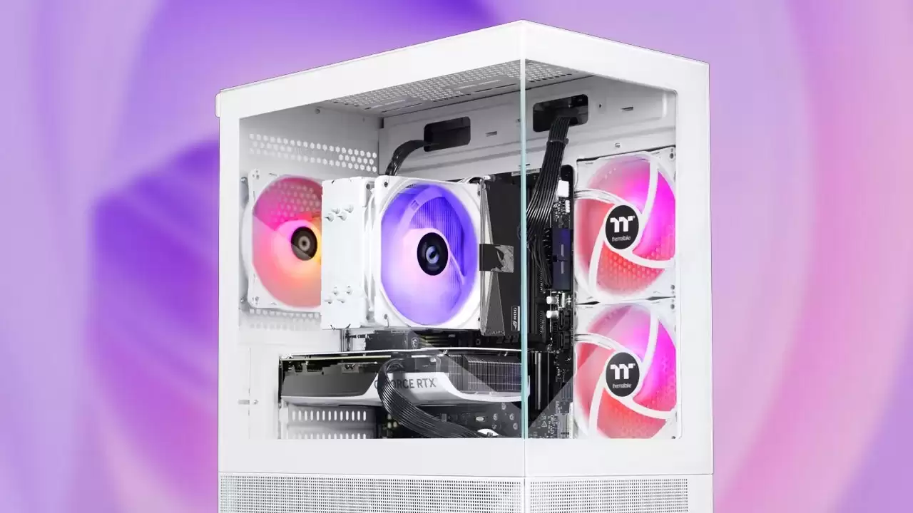 曜越 LGCS GeForce RTX 5070 游戏主机售价降至 1400 美元含运费