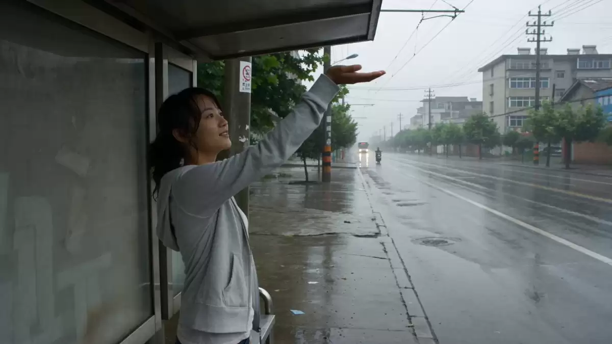雨中的公交站台回忆