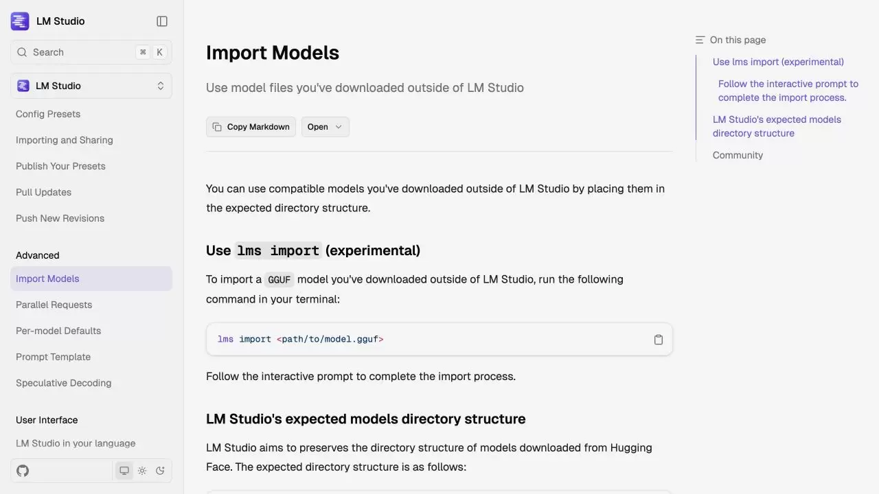 LM Studio 官方 Import Models 页面显示实验性的 lms import GGUF 命令