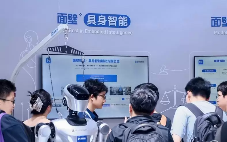 手机:座舱:具身:中国最大端侧独角兽低调交出高分卷
