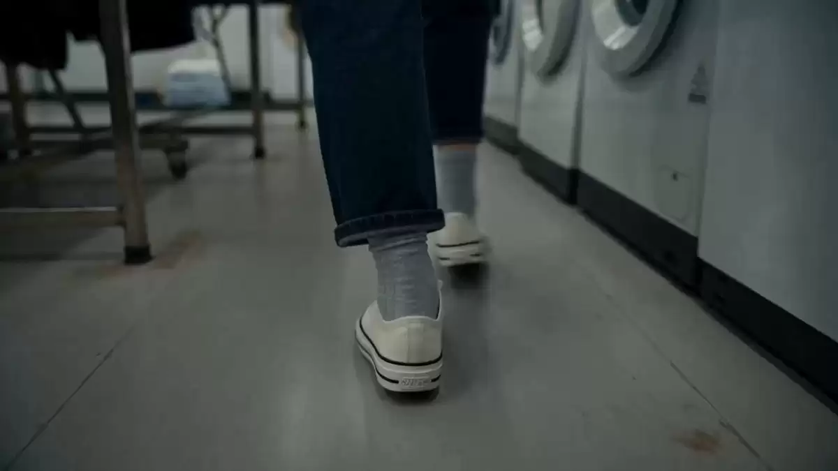 MiniDV 风格：洗衣房生活瞬间