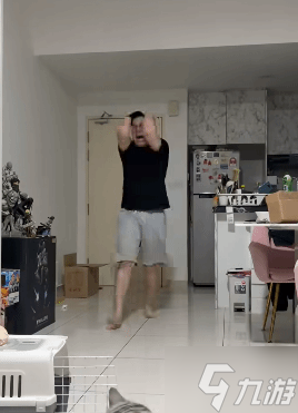 最惨一剪没!玩家失手剪坏百万元卡片:抱头哀嚎