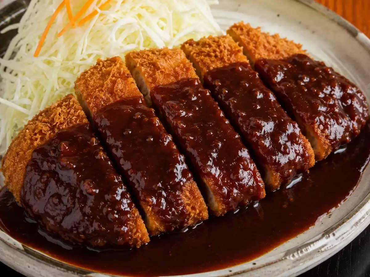 光泽感日式炸猪排美食摄影