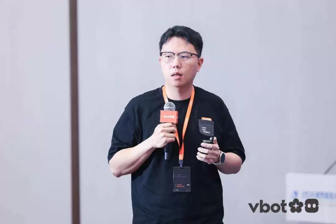 对话维他动力秦海龙：具身智能真正难题不是让机器人「学会」，而是跨本体「继承」