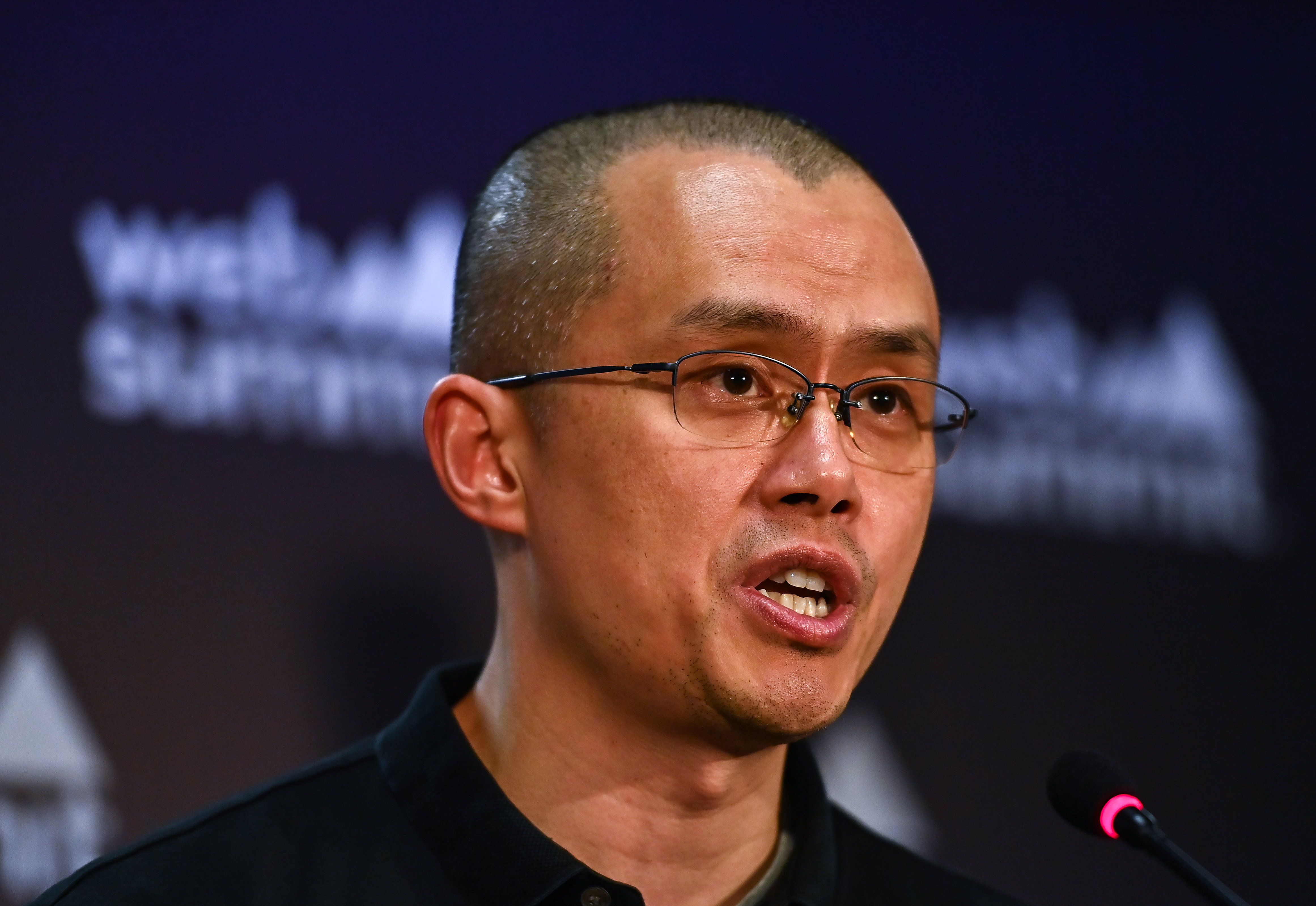 币安创始人赵长鹏 CZ 公开活动人物照片